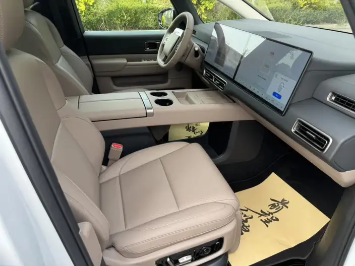 Li Auto MEGA 2025 Model Home Family Special Edition – фото 10