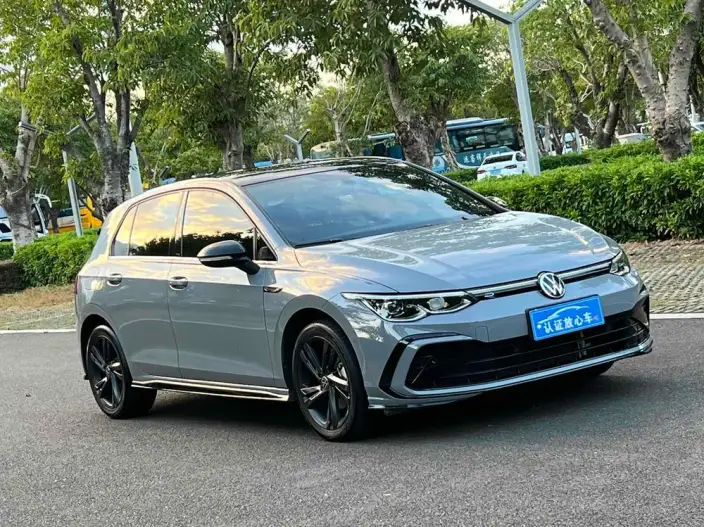 Volkswagen Golf 2023 Model 280TSI DSG R-Line Lite – фото 3