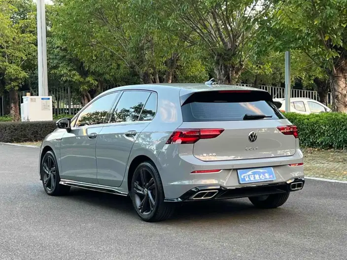 Volkswagen Golf 2023 Model 280TSI DSG R-Line Lite – фото 4