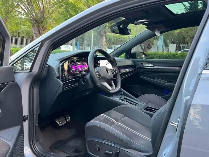 Volkswagen Golf 2023 Model 280TSI DSG R-Line Lite – фото 8