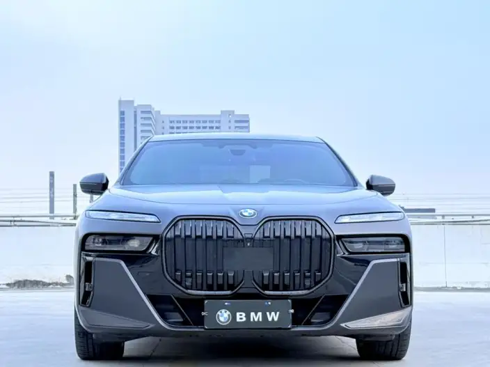 BMW 7 Series 2023 Model 740Li Exclusive Model M Sports Set – фото 2