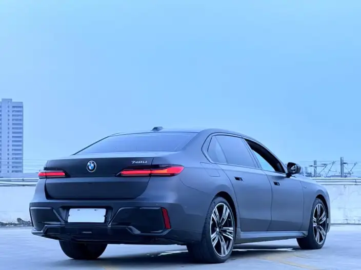 BMW 7 Series 2023 Model 740Li Exclusive Model M Sports Set – фото 6