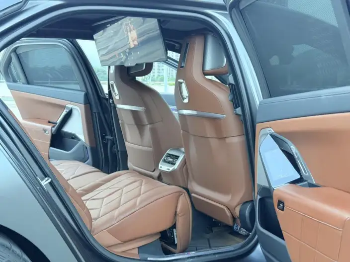 BMW 7 Series 2023 Model 740Li Exclusive Model M Sports Set – фото 8