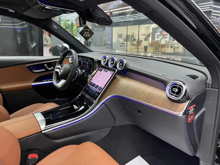 Mercedes-Benz GLC 2023 Model Facelift GLC 300 L 4MATIC Dynamic Model 7 seat – фото 9