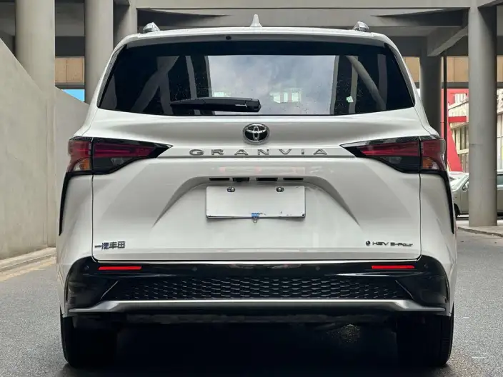 Granvia 2024 Model Intelligent Hybrid 2.5L 4WD Noble PLUS Edition – фото 4