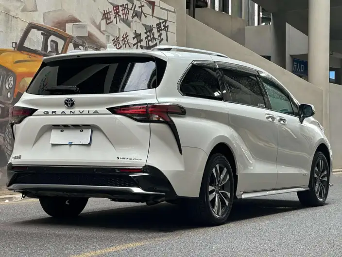 Granvia 2024 Model Intelligent Hybrid 2.5L 4WD Noble PLUS Edition – фото 5