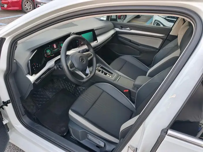 Volkswagen Golf 2021 Model 280TSI DSG Pro First Edition Edition – фото 8