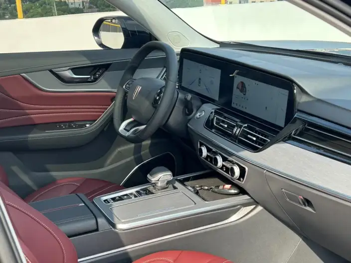 Hongqi HS5 2025 Model 2.0T Flag Xiang Pro Edition – фото 10