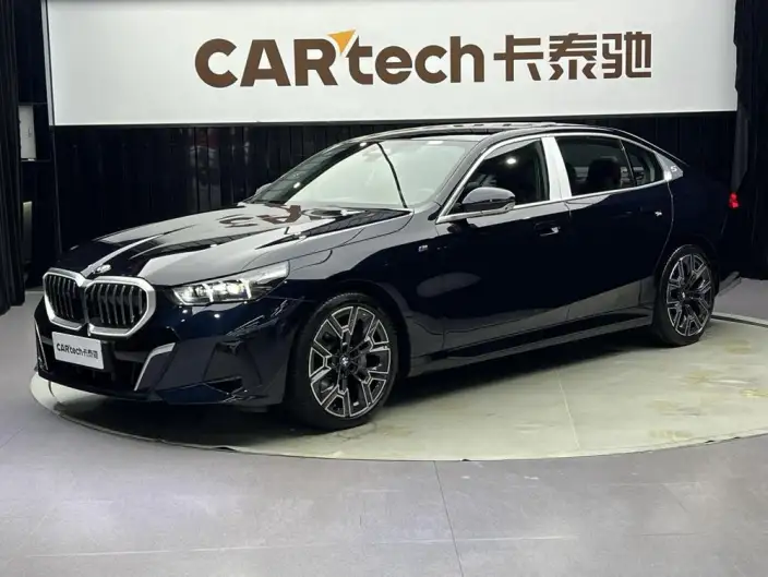 BMW 5 Series 2025 Model 530Li Exclusive Model M Sports Set – фото 1