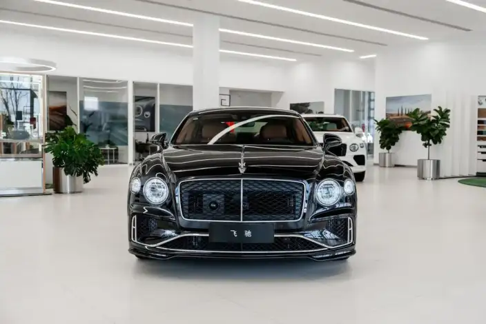 Bentley Flying Spur 2026 Model 4.0T V8 Standard Edition