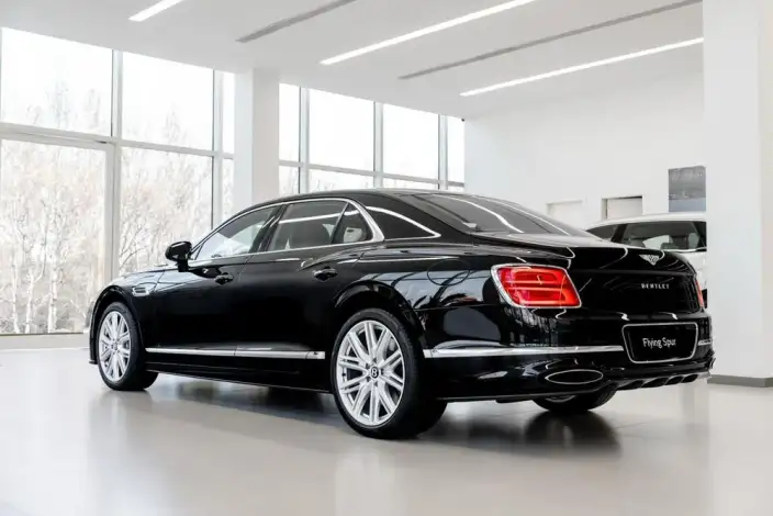 Bentley Flying Spur 2026 Model 4.0T V8 Standard Edition
