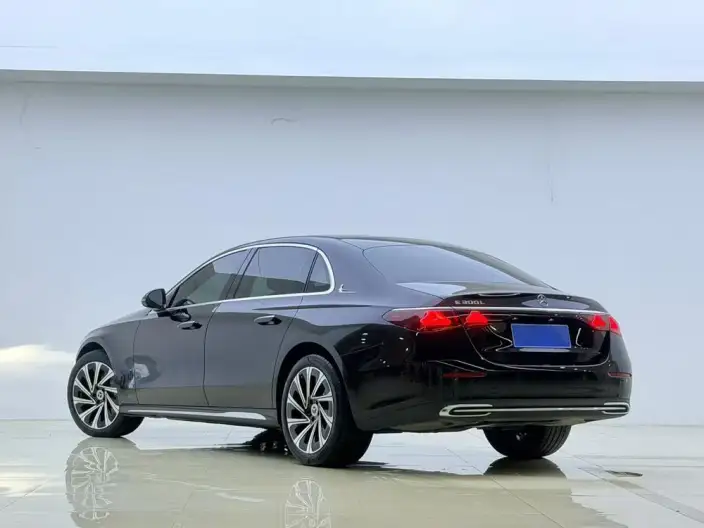 Mercedes-Benz E-Class 2025 Model E 300 L Luxury Model sedan – фото 4