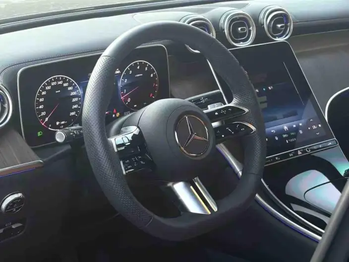Mercedes-Benz GLC 2025 Model Facelift GLC 300 L 4MATIC Dynamic Model 5 seat – фото 8