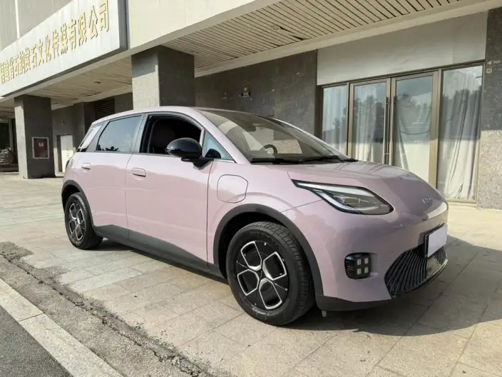 AION UT 2025 Model 330 Starlight Edition – фото 3
