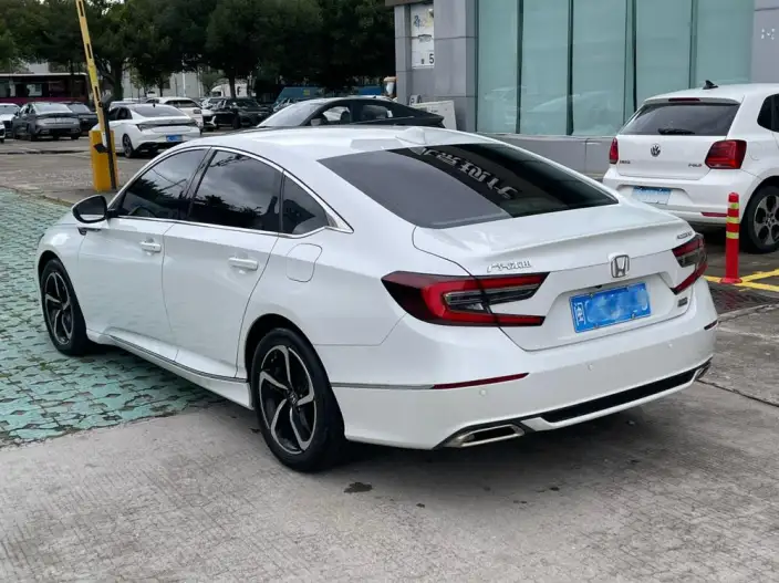 Honda Accord 2022 Model 260TURBO Deluxe Edition – фото 4