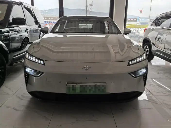 eπ 007 2025 Model EV 565 4WD Max Pilot Edition