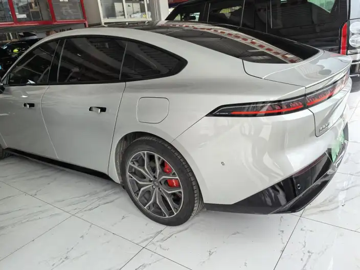 eπ 007 2025 Model EV 565 4WD Max Pilot Edition