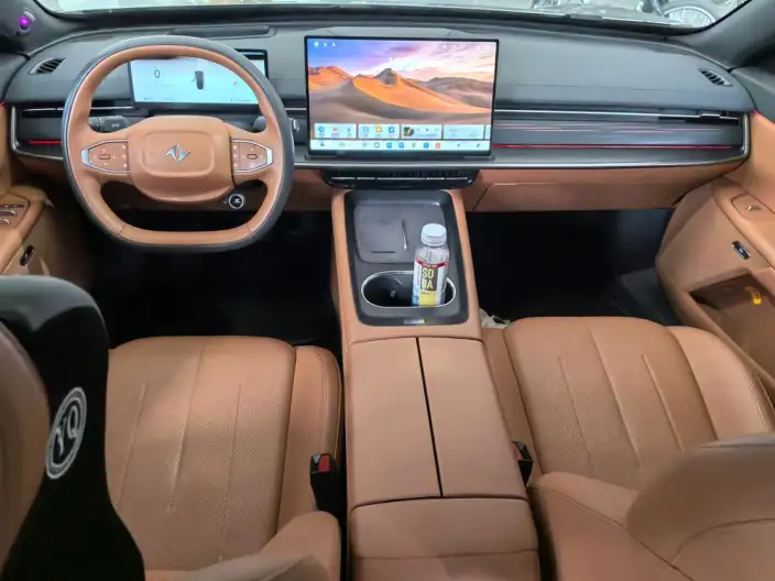 eπ 007 2025 Model EV 565 4WD Max Pilot Edition – фото 9