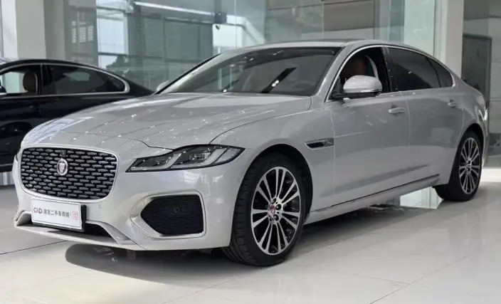 Jaguar XFL 2025 Model 2.0T P250 2WD Exclusive Deluxe Edition – фото 6