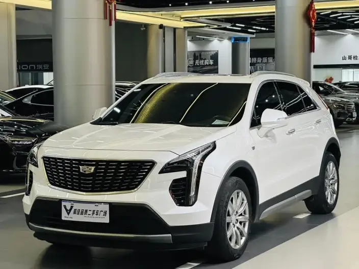 Cadillac XT4 2023 Model 28T 2WD Luxury Model – фото 1