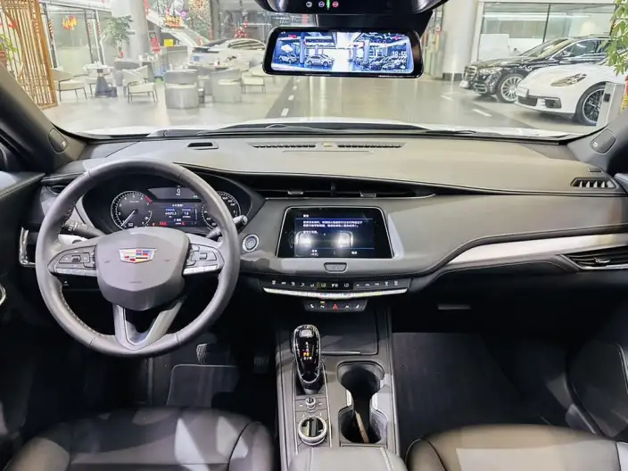 Cadillac XT4 2023 Model 28T 2WD Luxury Model – фото 7