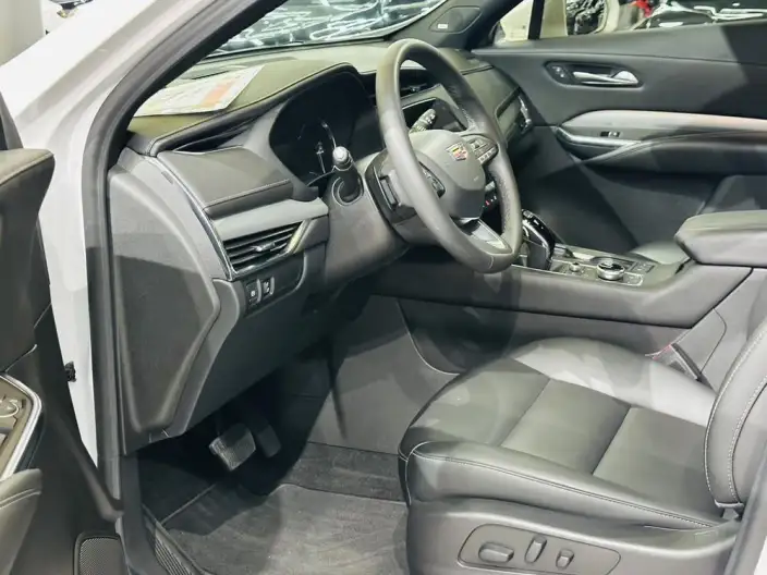 Cadillac XT4 2023 Model 28T 2WD Luxury Model – фото 8