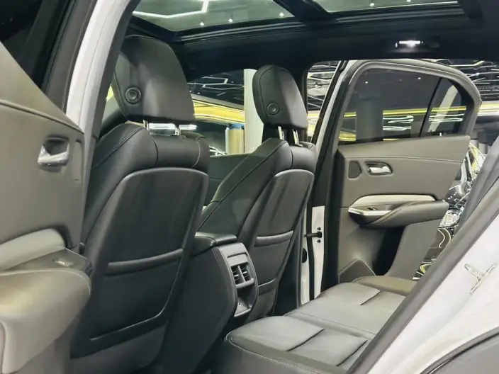 Cadillac XT4 2023 Model 28T 2WD Luxury Model – фото 9