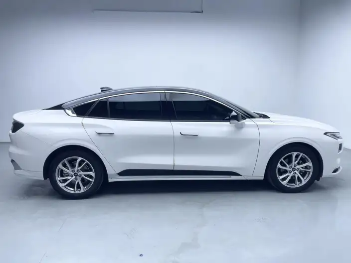 Ford Mondeo 2022 Model EcoBoost 245 Luxury Model – фото 8