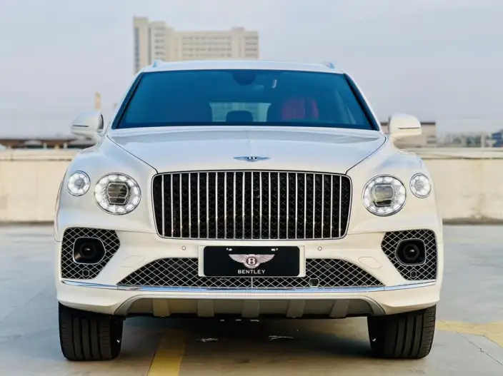 Bentayga 2023 Model 4.0T V8 Long wheelbase Yadu Edition