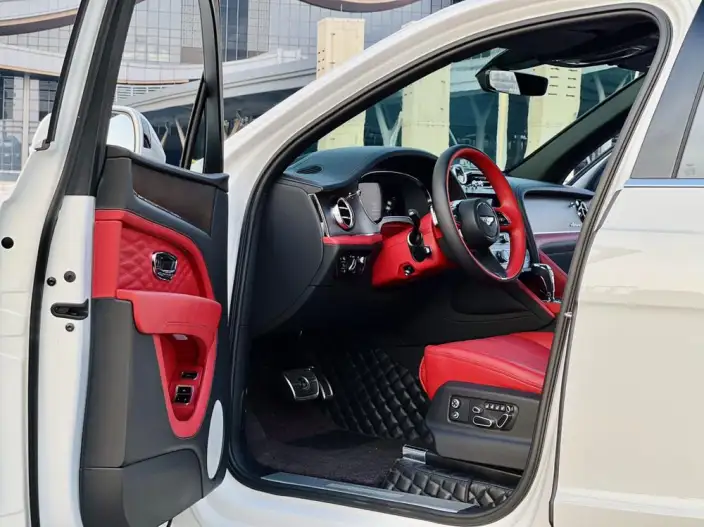 Bentayga 2023 Model 4.0T V8 Long wheelbase Yadu Edition – фото 7