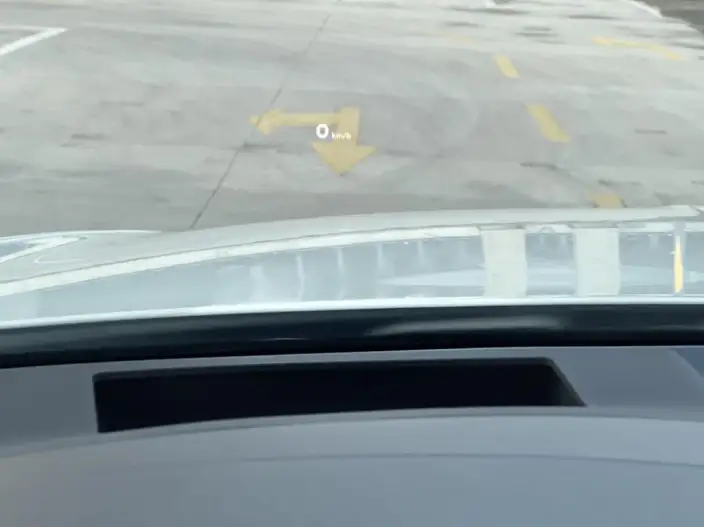 Bentayga 2023 Model 4.0T V8 Long wheelbase Yadu Edition – фото 9