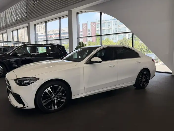 Mercedes-Benz C-Class PHEV 2024 Model C 350 eL