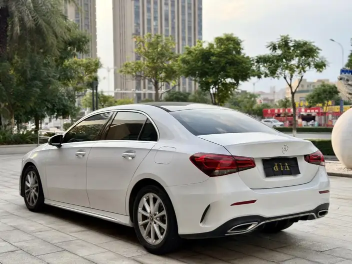 Mercedes-Benz A-class 2020 Model Facelift A 180 L Sports sedan – фото 5