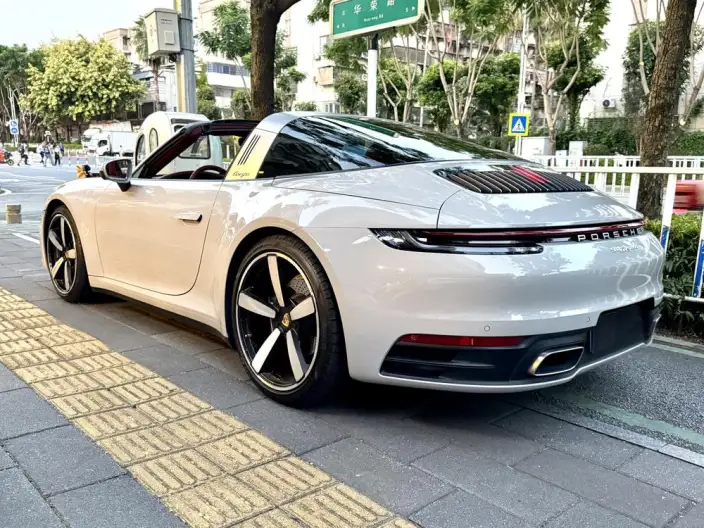 PORSCHE 911 2023 Model Targa 4 3.0T – фото 4