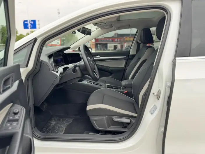 Volkswagen Golf 2021 Model 280TSI DSG Pro – фото 8