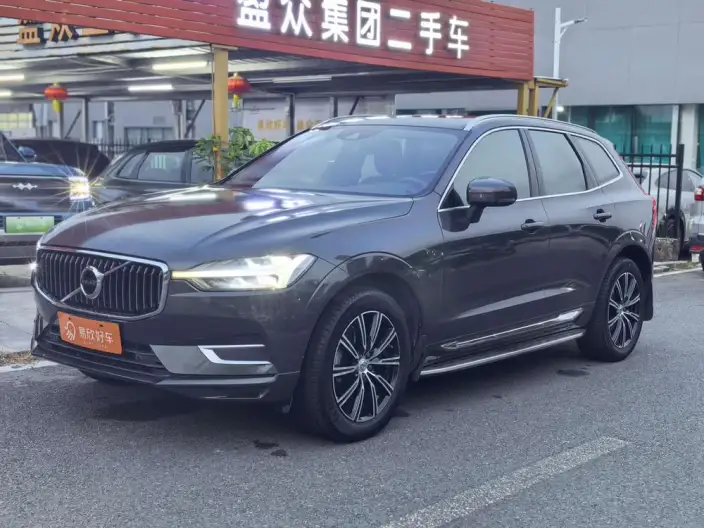 Volvo XC60 2021 Model T5 4WD Smart Range Deluxe Edition – фото 1