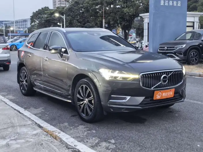 Volvo XC60 2021 Model T5 4WD Smart Range Deluxe Edition – фото 3