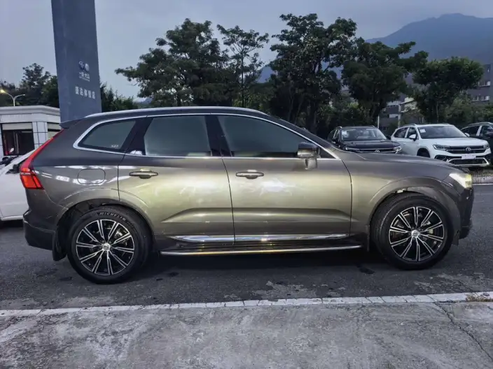 Volvo XC60 2021 Model T5 4WD Smart Range Deluxe Edition – фото 8
