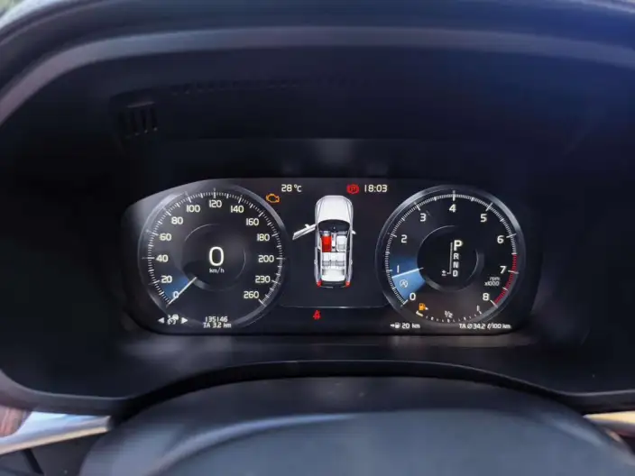Volvo XC60 2021 Model T5 4WD Smart Range Deluxe Edition – фото 10