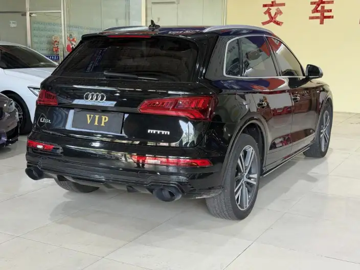 Audi Q5L 2020 Model Facelift 40 TFSI Rong Xiang Fashion Model – фото 6