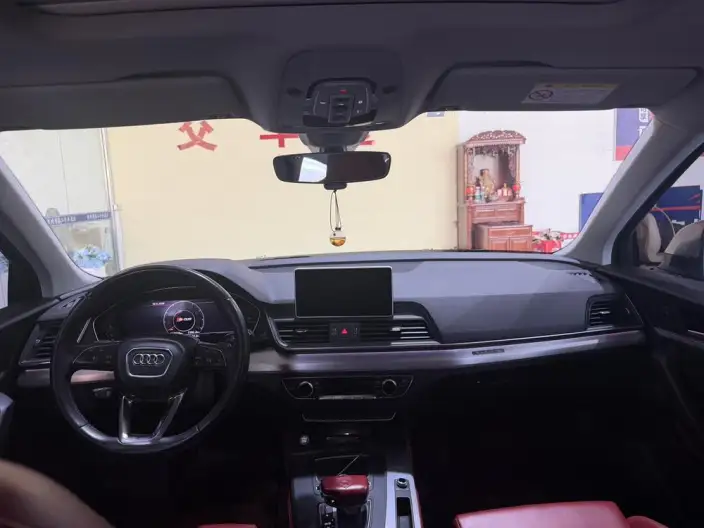 Audi Q5L 2020 Model Facelift 40 TFSI Rong Xiang Fashion Model – фото 7