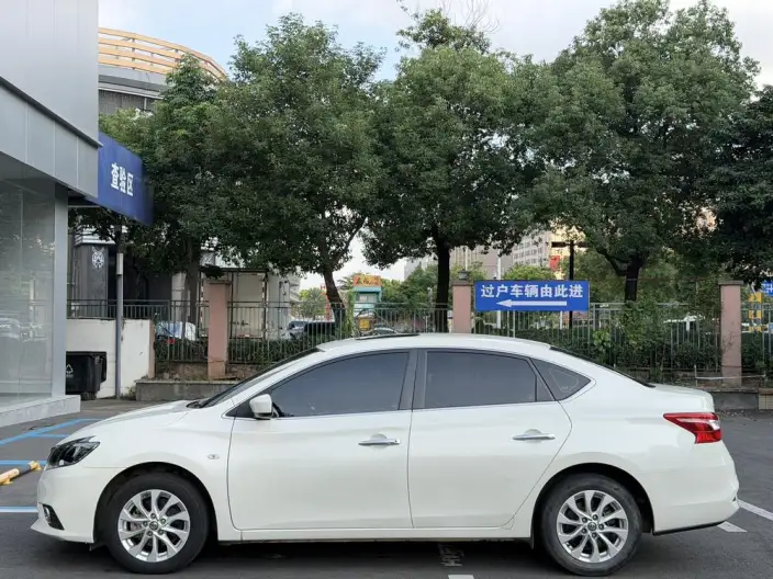Nissan Sylphy 2021 Model Classic 1.6 XL CVT Deluxe Edition – фото 4