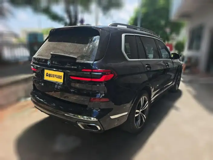 BMW X7 2023 Model xDrive40i Exclusive Model M Sports Set – фото 2