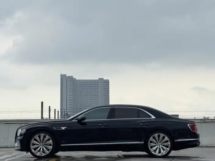 Continental Flying Spur 2022 Model 4.0T V8 Standard Edition