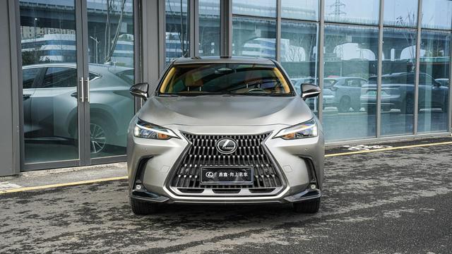 Lexus NX 2022 260 Front-Drive Genesis Edition – фото 2