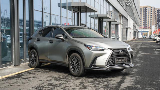 Lexus NX 2022 260 Front-Drive Genesis Edition – фото 3