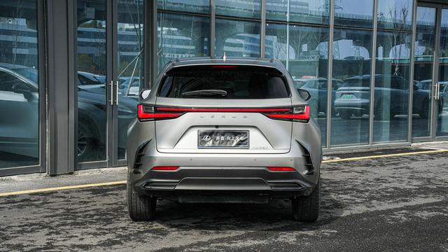 Lexus NX 2022 260 Front-Drive Genesis Edition – фото 5