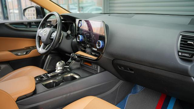 Lexus NX 2022 260 Front-Drive Genesis Edition – фото 10
