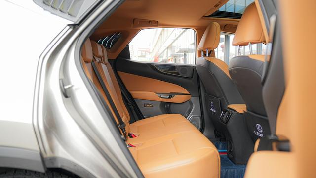 Lexus NX 2022 260 Front-Drive Genesis Edition – фото 14
