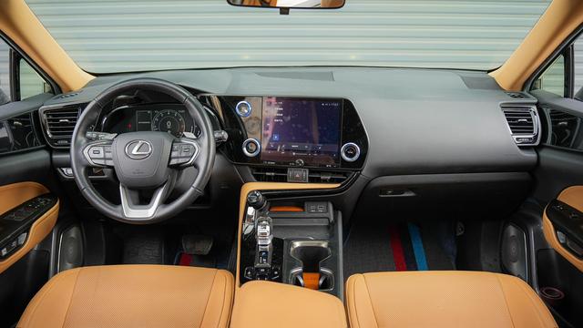 Lexus NX 2022 260 Front-Drive Genesis Edition – фото 16